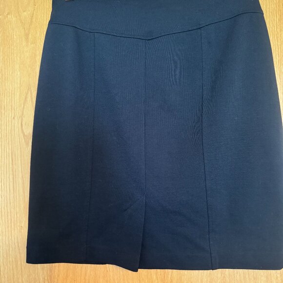 EUC BLACK ELLEN TRACY SKIRT SIZE LARGE - Picture 2 of 4